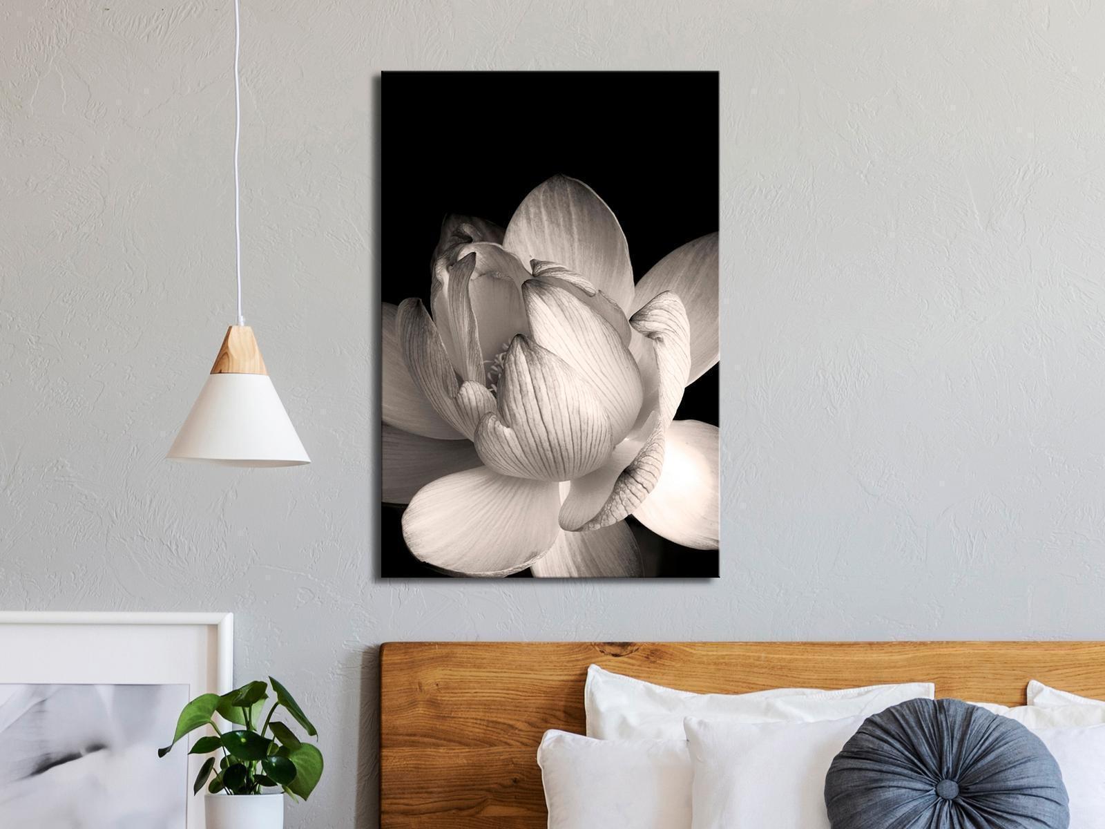 Tableau - Delicacy of Petals in Nature (1-part) - Flower in Black and White