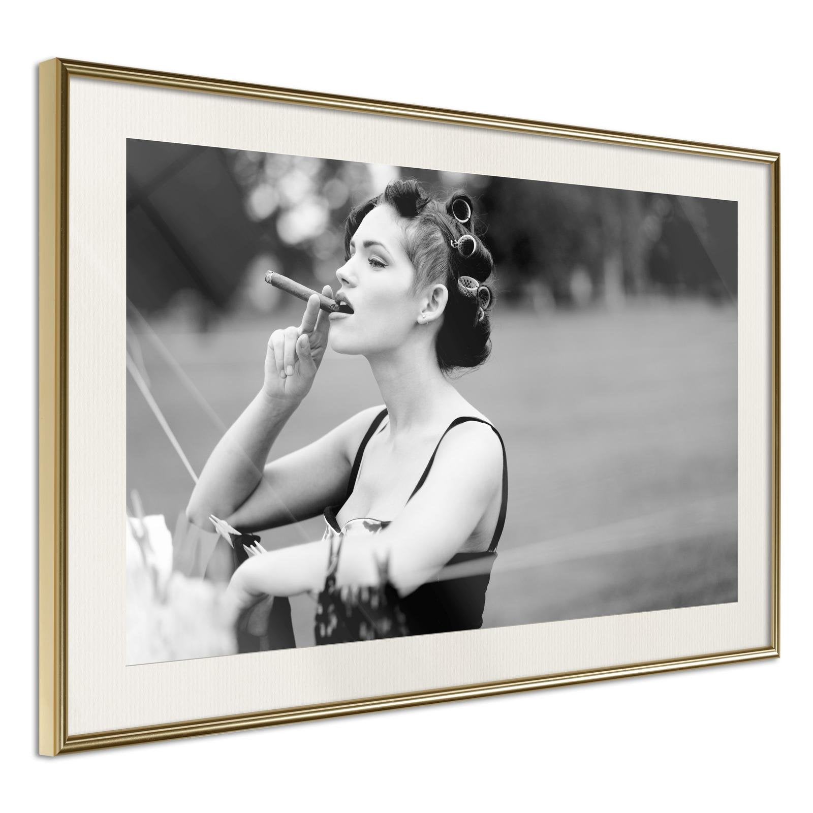 Poster Femme avec un Cigare