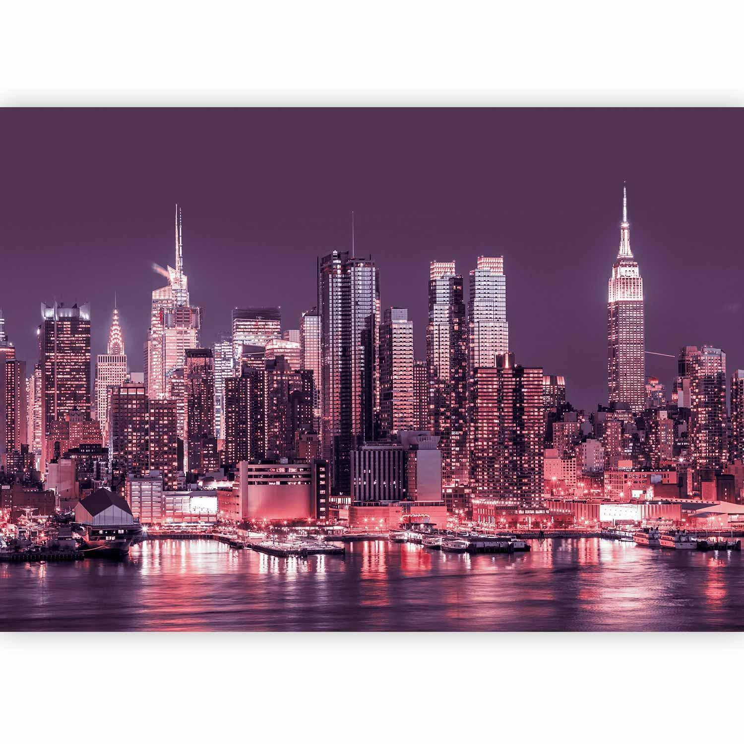 Papier peint - Purple night over Manhattan - cityscape of New York architecture