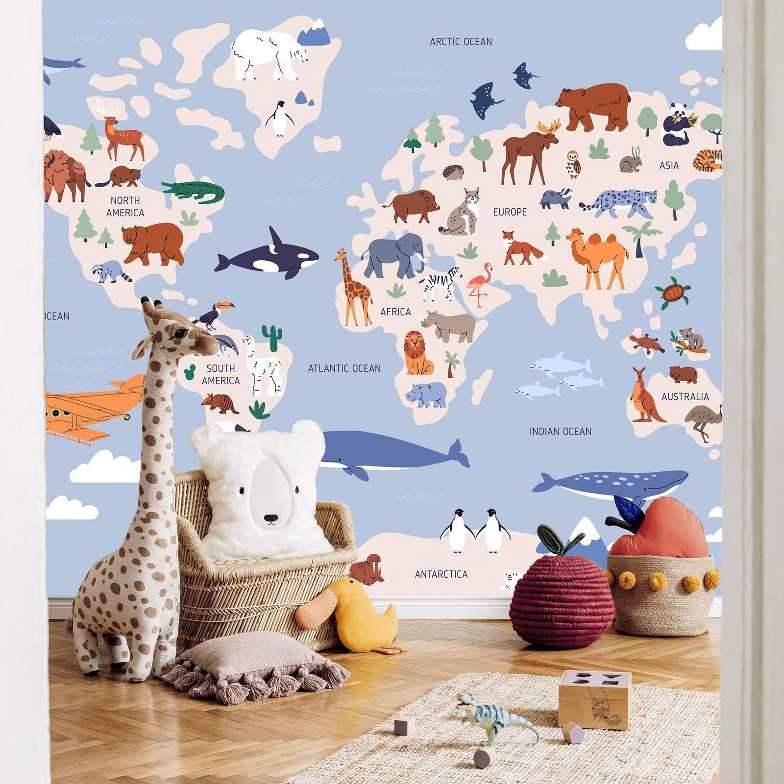 Papier peint - World Map With Animal Illustrations